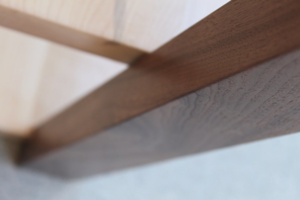 Dolce Walnut Post Sm