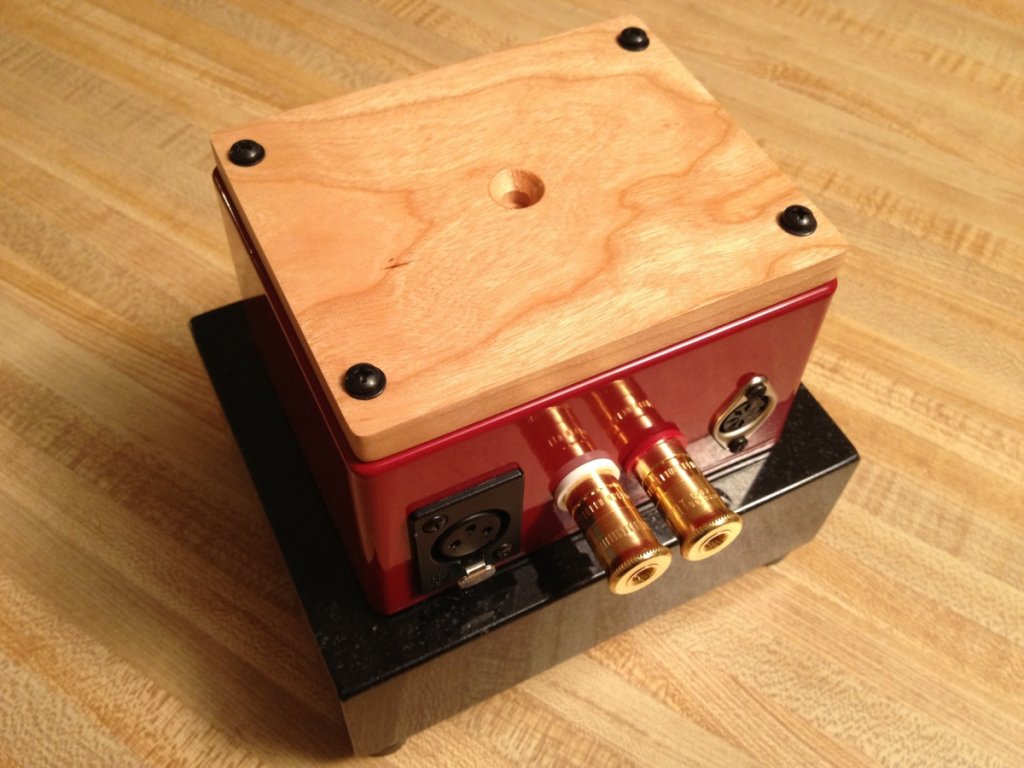 Maraschino Tabletop, Black screws and wood v2