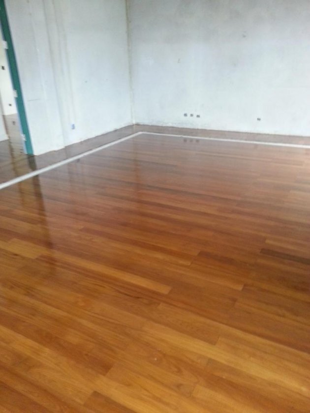 Varnished floor