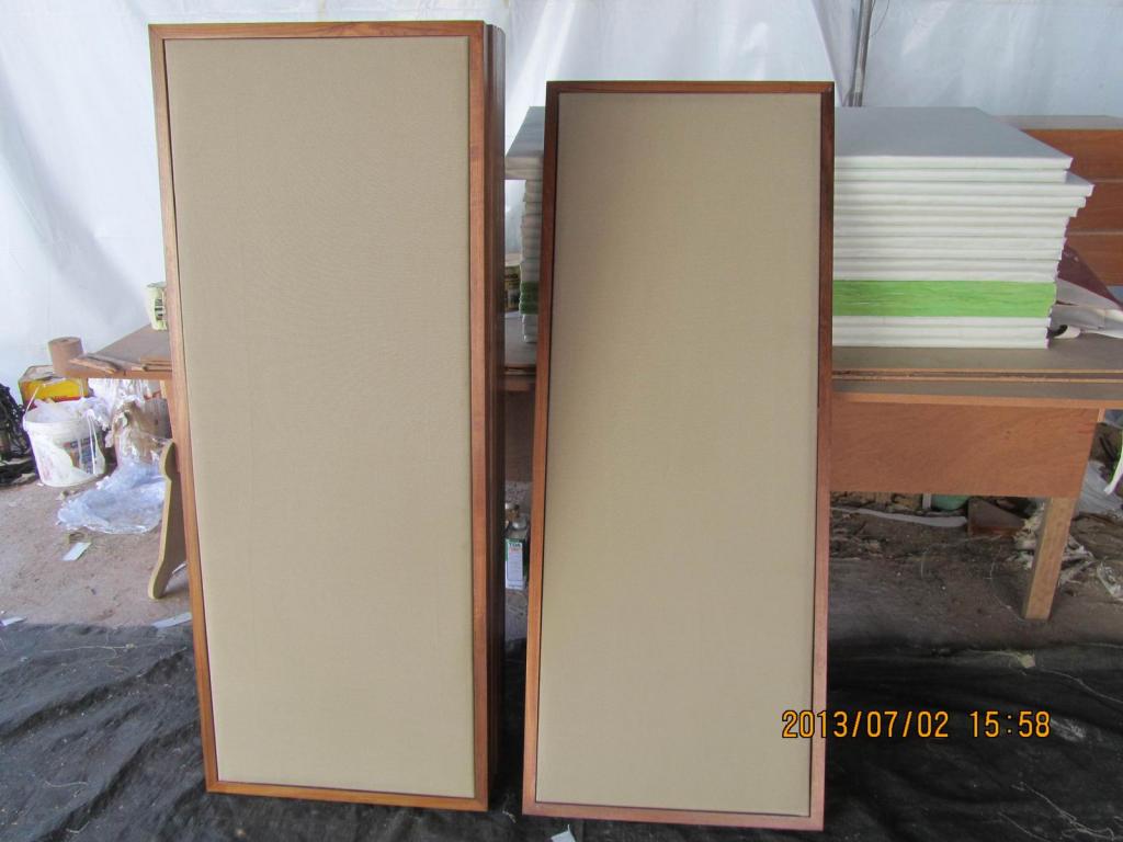 Absorption panels for side walls.