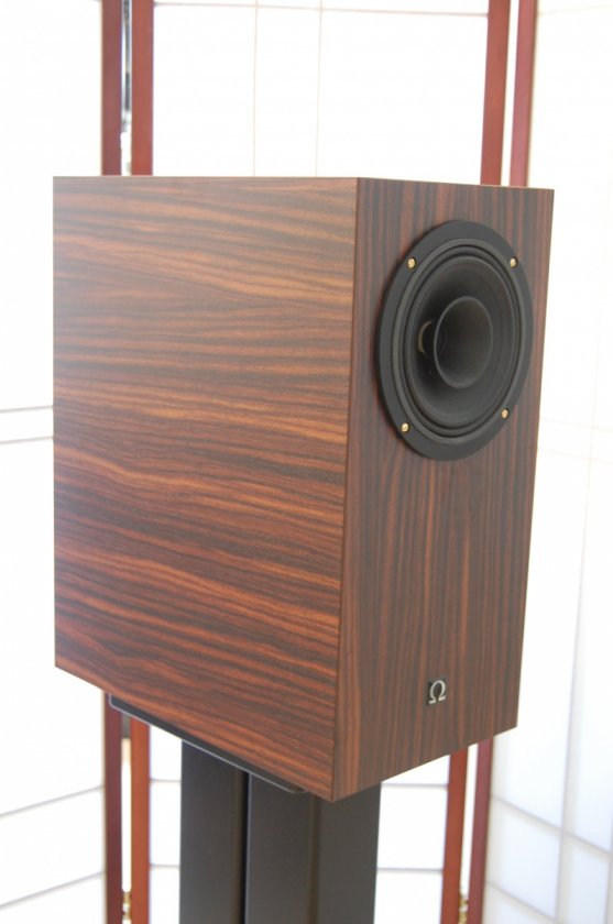 omega speaker systems model 7F 3