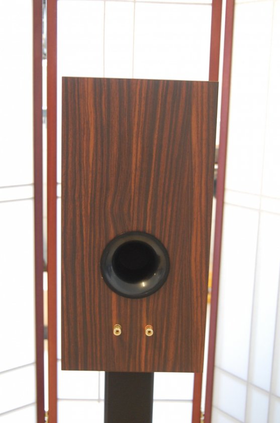 omega speaker systems model 7F 2