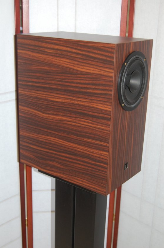 omega speaker systems model 7F 7
