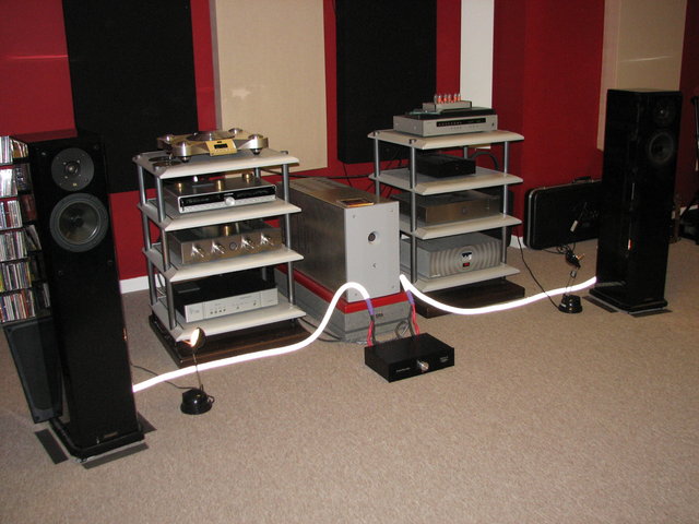 Red Wine Sig 30 driving Focus Audio FS-788 speakers
