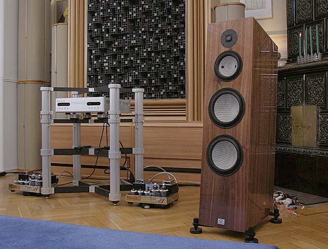 Marten Design Bird. - This speaker I believe is set to become a classic!
All who have heard it are simply awestruck!
This is just an amazing design!!!
