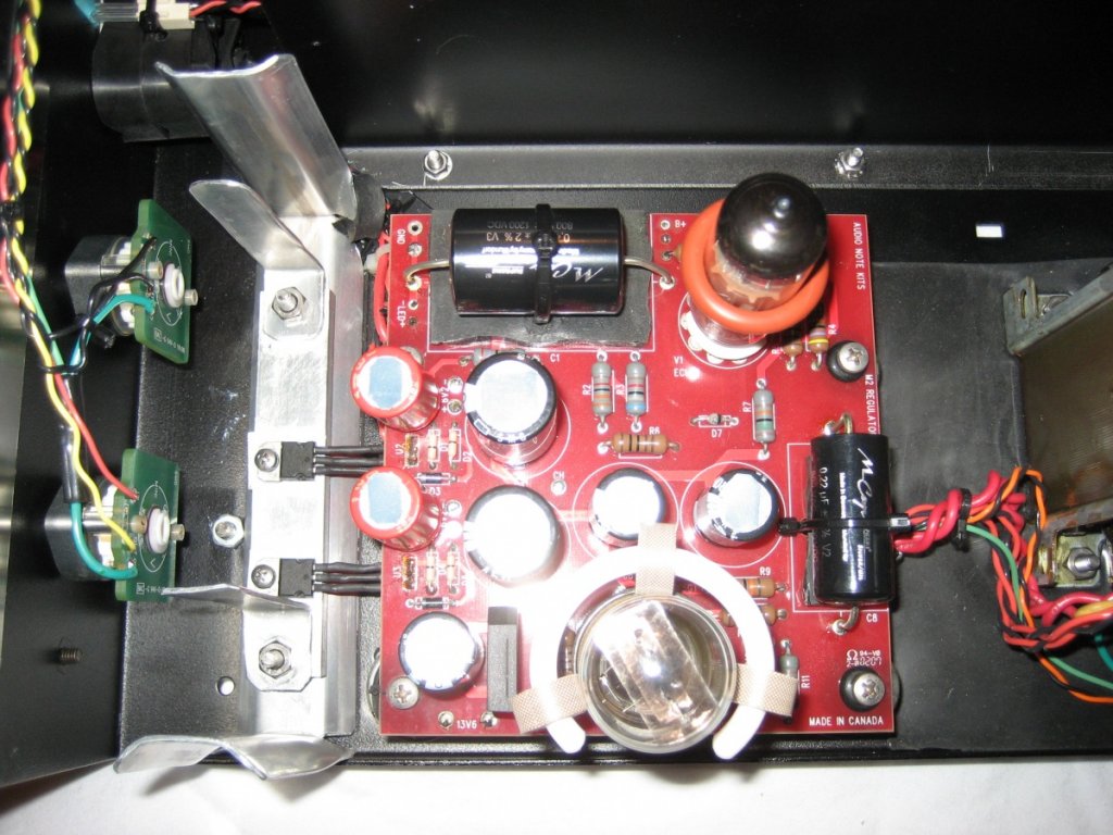 Power supply stage with Mundorf silver caps.
