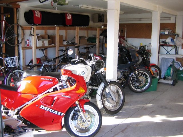 Momos - 851, R75/5, R100RS, Guzzi Lemans IV