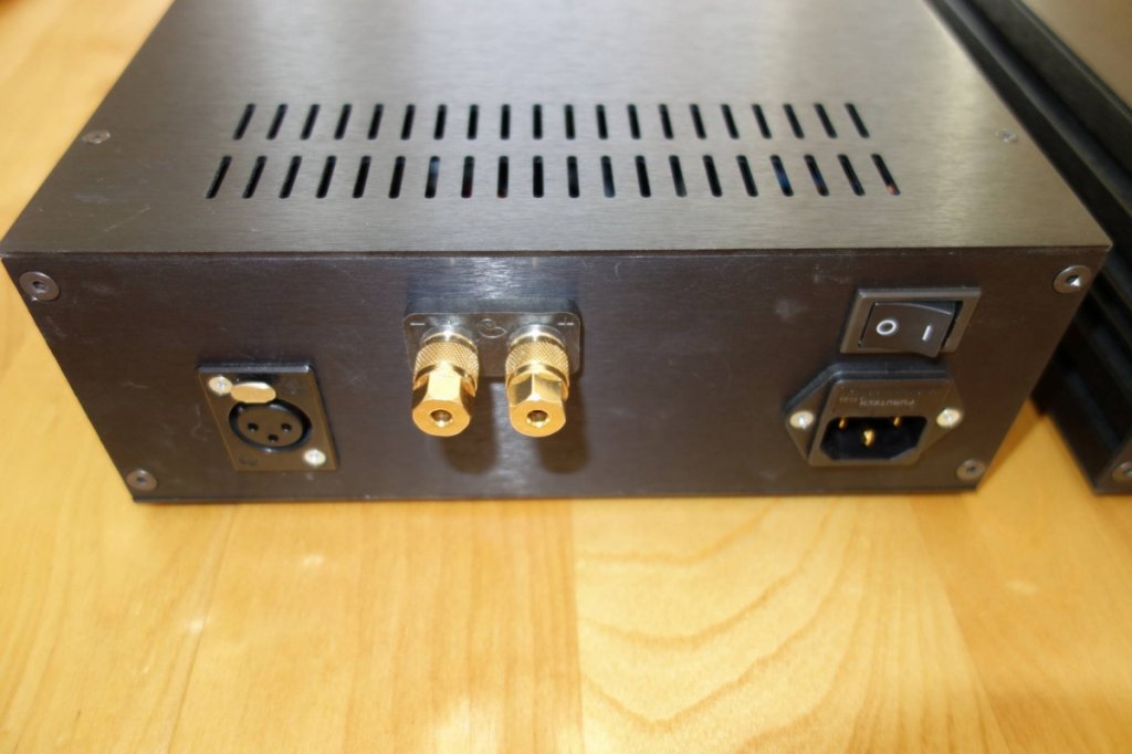 NCore NC400 back