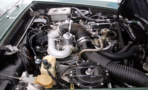 Rolls Royce Engine. A classic V8 - 6.75L V8. 
The same as Bentley (Turbo R).
This one is however atmospheric.