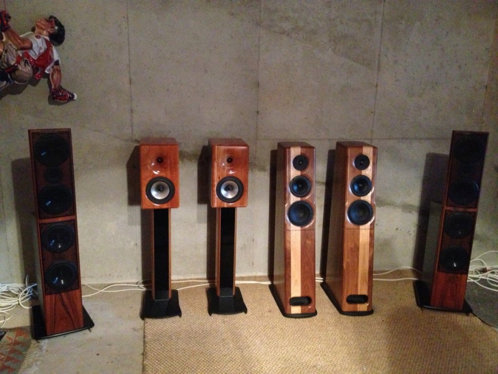 X-Statix AV123 for sale in speaker and stands circle on far left and right