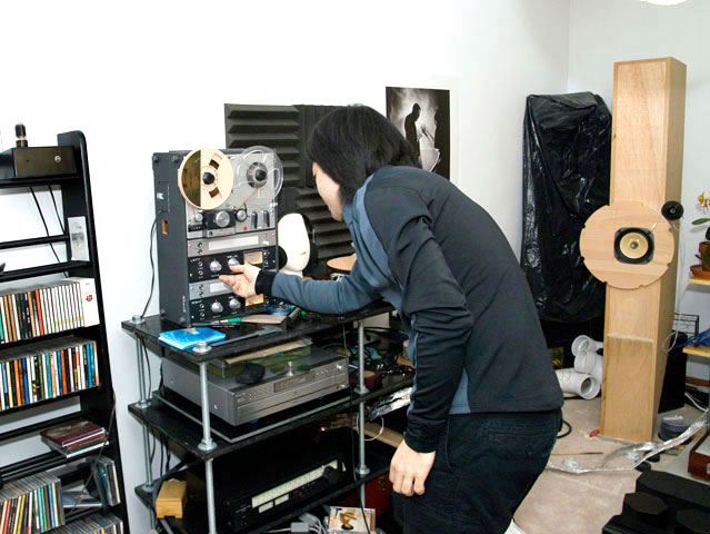 Me putting on Frank Sinatra "Stranger In the Night" tape reel on my all tubed Akai M8 R2R.