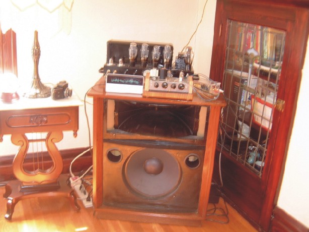 91 Valencia 5 - Now Valencia with 421w/416 cones and 807A Drivers. on top is my SB3 a stereo 12ax7 pre w/tone cntrls and little 24/96 DAC, with "The Locomotive" driving... Sweet Sounds