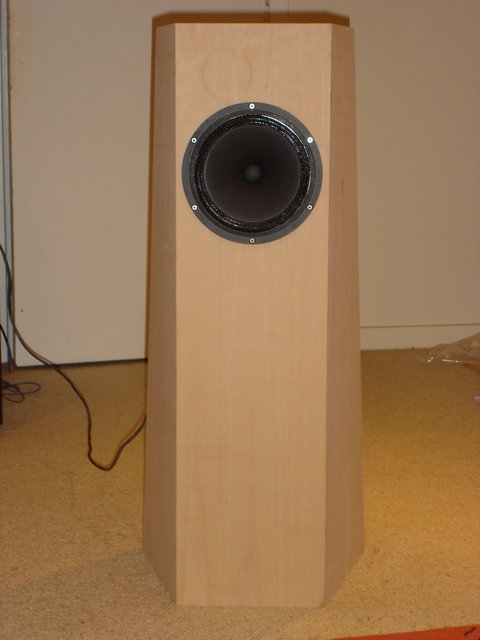 second attempt at open baffle speaker, with b200 Visatons, natch