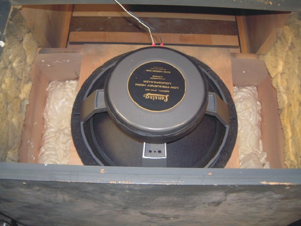 VOTT Mod 2 - Right speaker after 1 can of foam