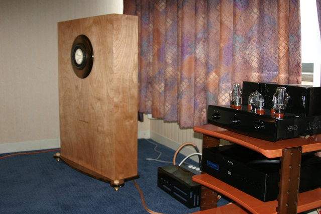 Venus HiFi Room - Cain & Cain speakers with Melody 300B integrated and CD player.