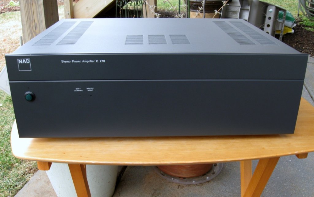 NAD 270 front
