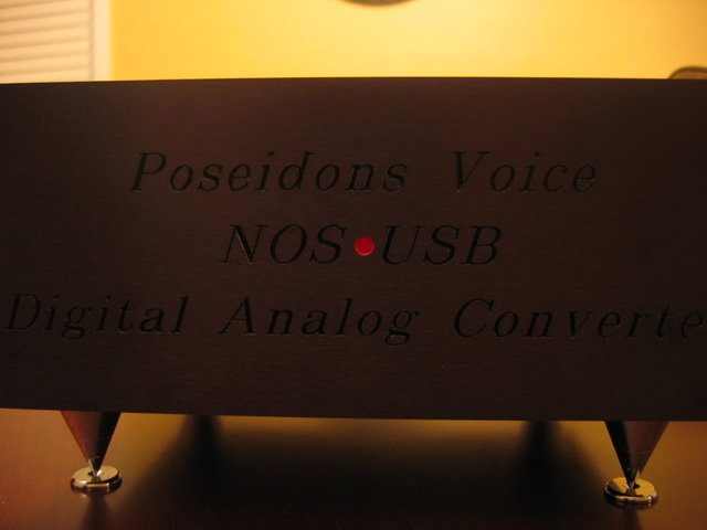 Poseidons Voice NOS-USB DAC head on view