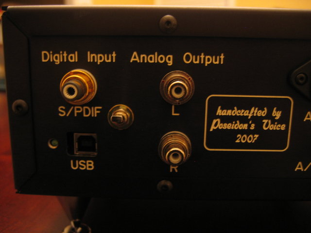 Poseidons Voice NOS-USB DAC rear panel - digital input/analog outputs
