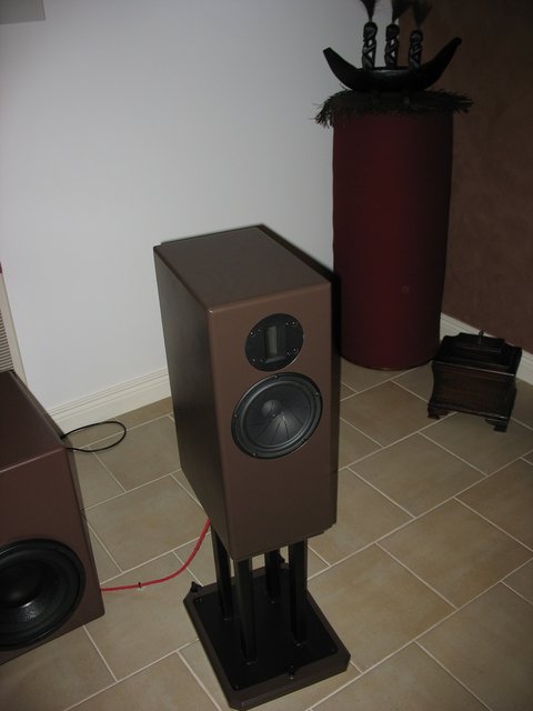 Completed SSR - SSR setup on sand filled stands. Fitted 1" MDF top and bottom plates to the welded metal plates, to provide a wider & more stable footprint and bring the speaker to optimum height for listening seat.