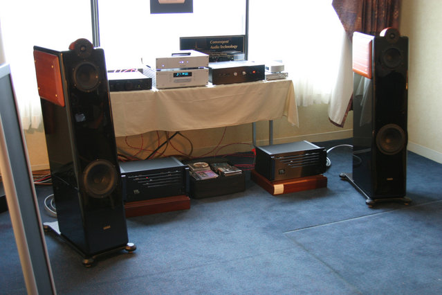 Arthur's Audio Room - Usher floorstanders, VTL monoblocks, CAT pre, Musical Fidelity digital.