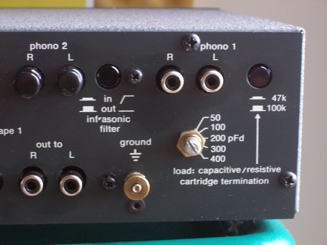 Rear - 2 phono inputs and full capacitive loading options