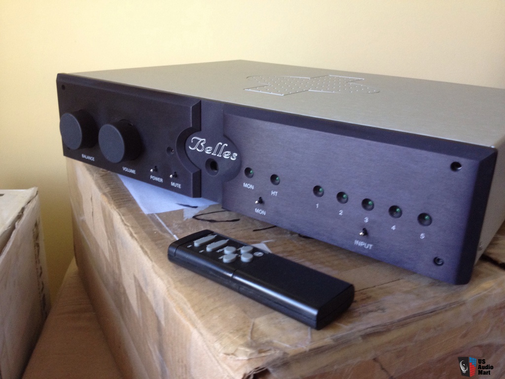 belles 22a preamplifier black front