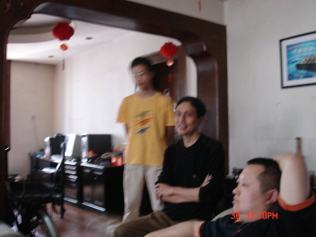 Chinese listening session!!! - Mr Lee, in the middle, a nationally recognized painter in China. His paintings are in the "National Gallery in Beijing". His son and the "driver" for Mr. Tong.