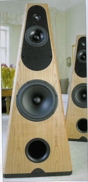 Respons Grand D (Yup, it's that swede again...) - The Magazine Fidelity (of Norway) features this picture (Taken by Knut Vadseth) in it's
test. (I've made a scan, so the picture is a bit "wrong", but you get the general idea of how this speaker looks)
"Drool" !!!
This speaker is hereby placed in my gallery, and on my personal "Drool" list.
Apparently this latest incarnation is bestowed with resolving power of a nature not
yet heard! Dang! 
Extrapyramidal effects are nasty (Drug lingo, if you know of this) 
As long as the effect is inside the pyramide, it's okay.
I think it's a safe bet that no problems will ensue here, only music!